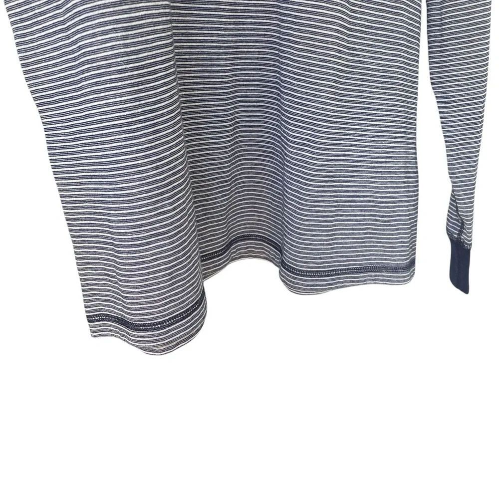 J. Crew Men’s size XL Navy Heathered Knit Top